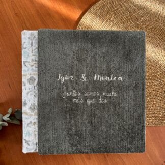 Libro de firmas verde estampado