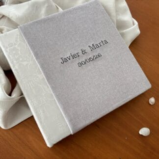 Libro de firmas gris claro